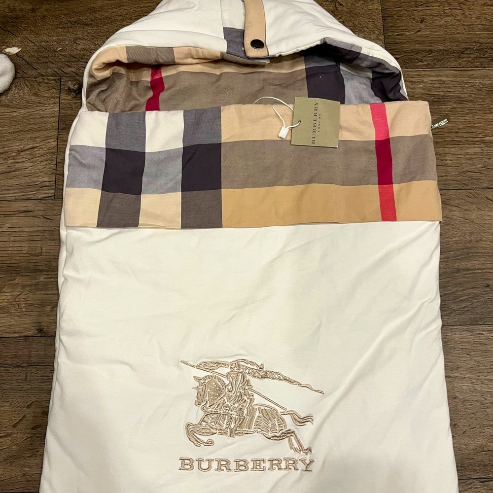 Burberry baby sake blanket nwt